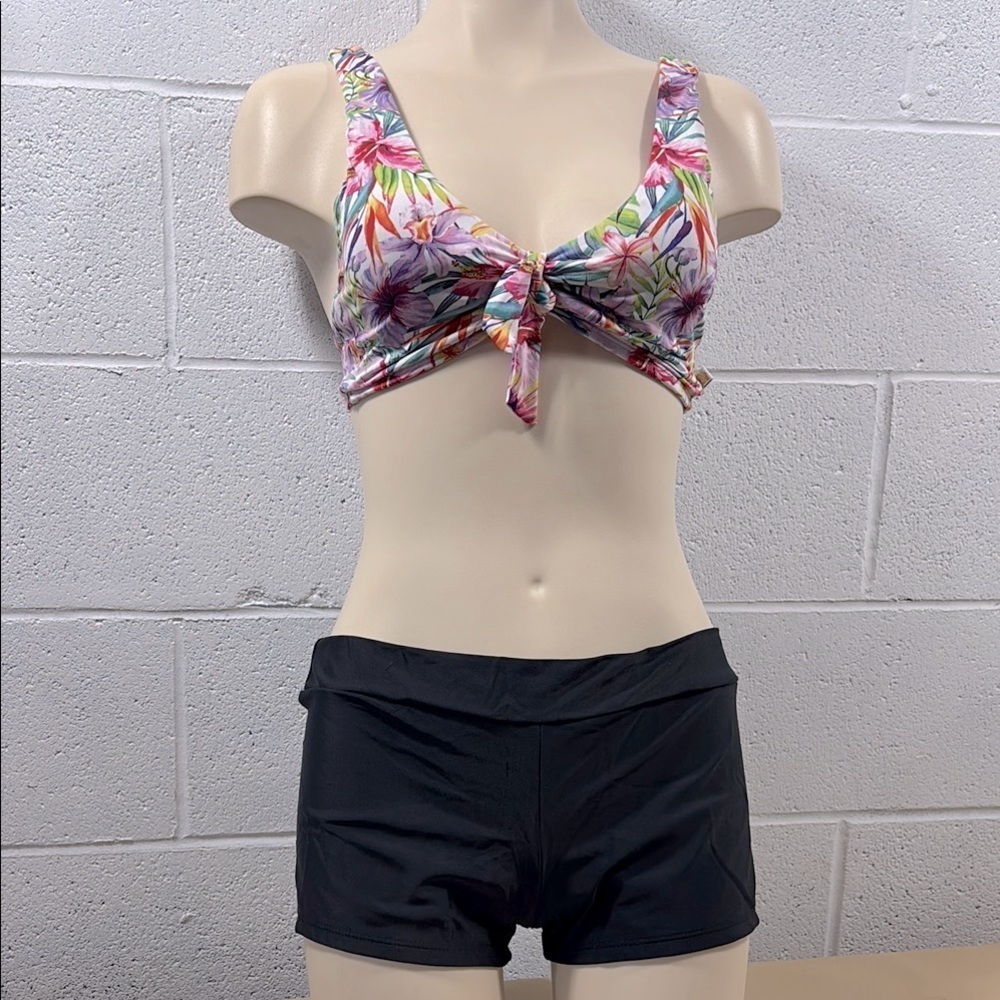 La vie en rose Floral Tie Front Bikini Top with Black Swim Shorts Two Piece Set﻿